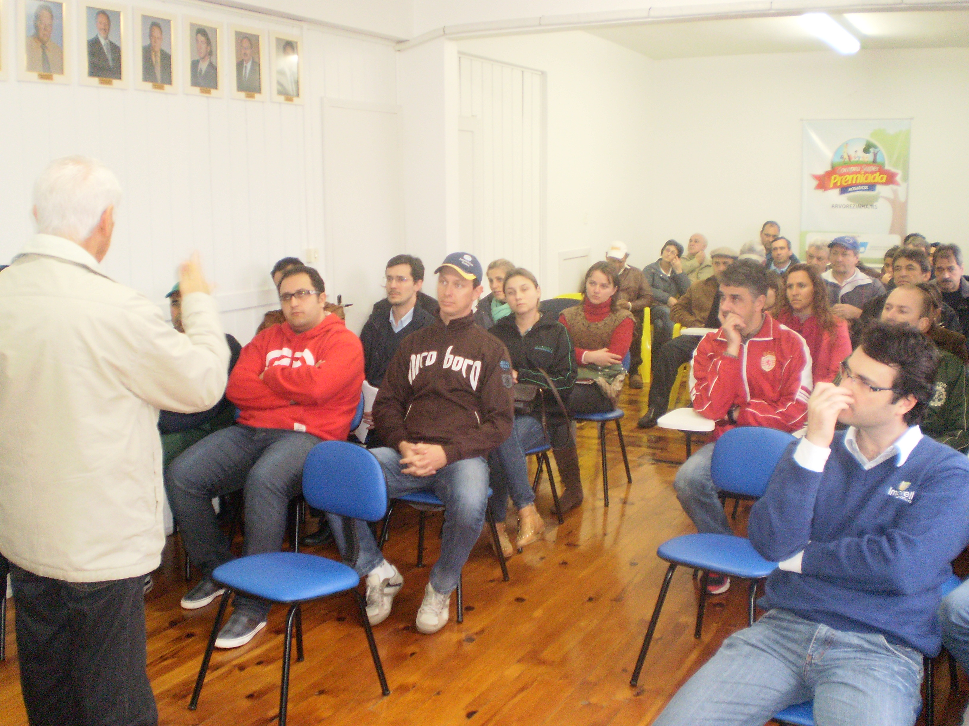 Palestra de esclarecimento teve um bom público participante.