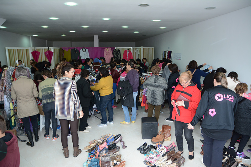 Brechó da Liga arrecada R$ 9,5 mil reais.