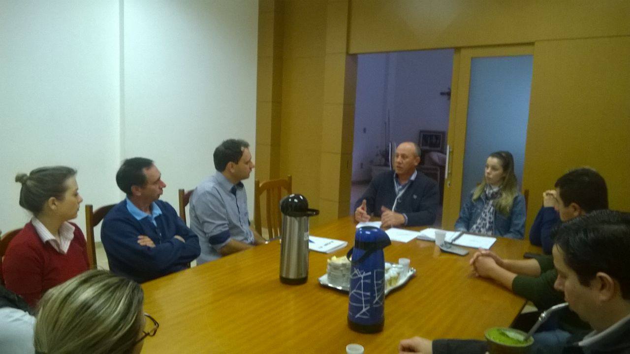 A ACISAR\CDL reunine-se com Prefeito Municipal.